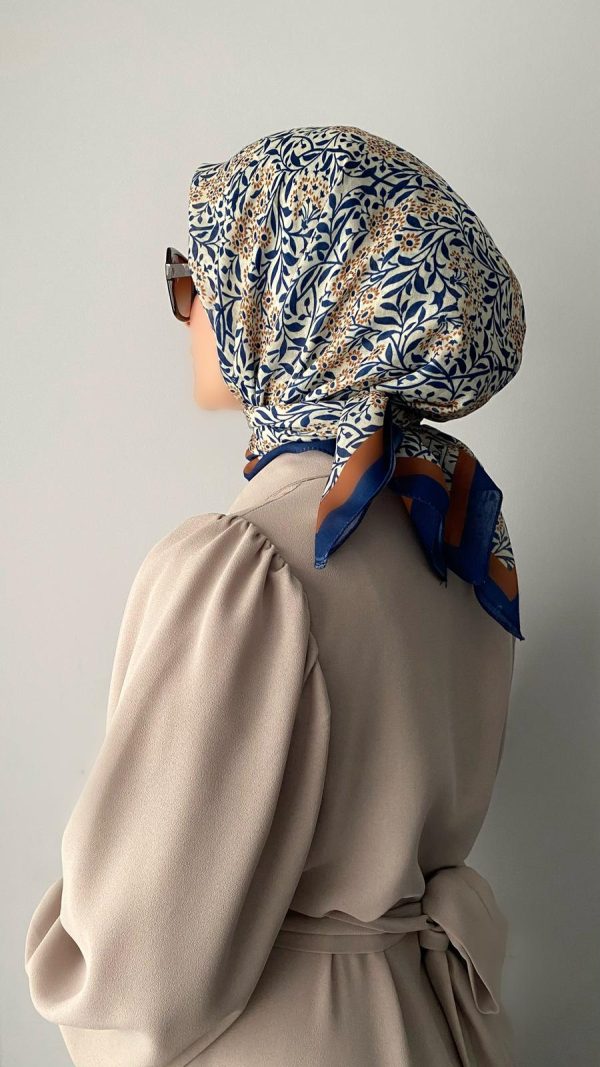 Minimal Çiçek Desen Lacivert Soft Eşarp
